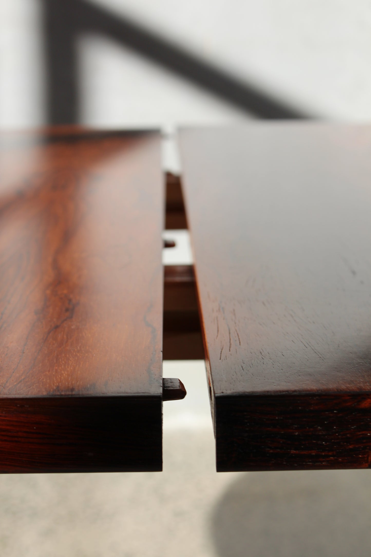 Danish Midcentury Modern Extending dining Table by Niels Moller