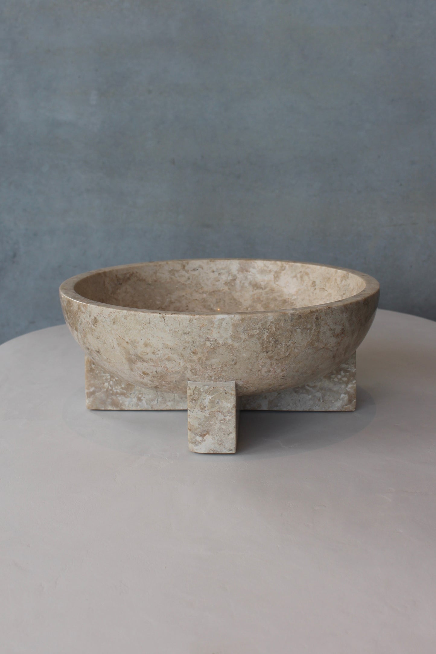 Three leg Pedestal bowl