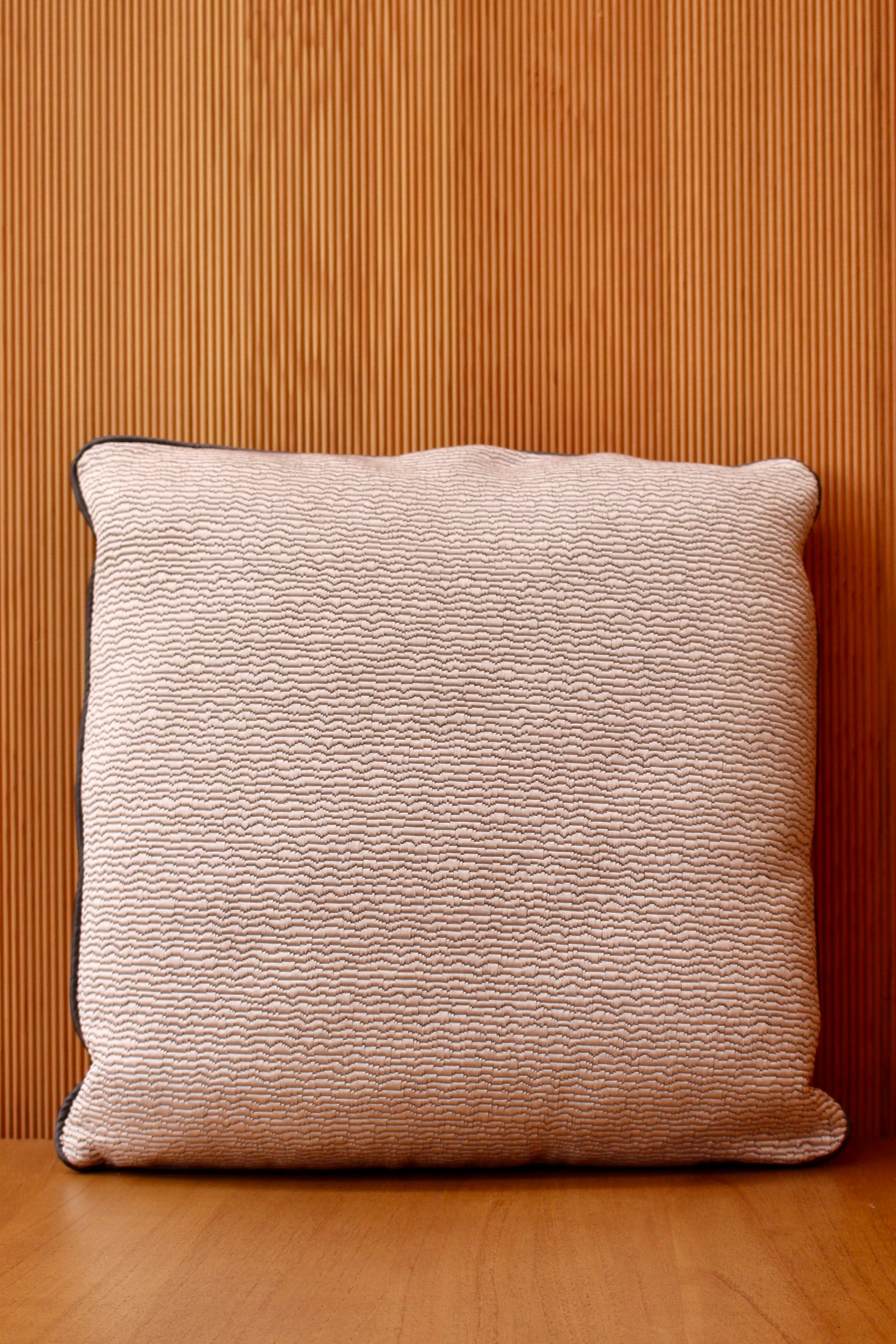 London | Cushion Collection Amier Home