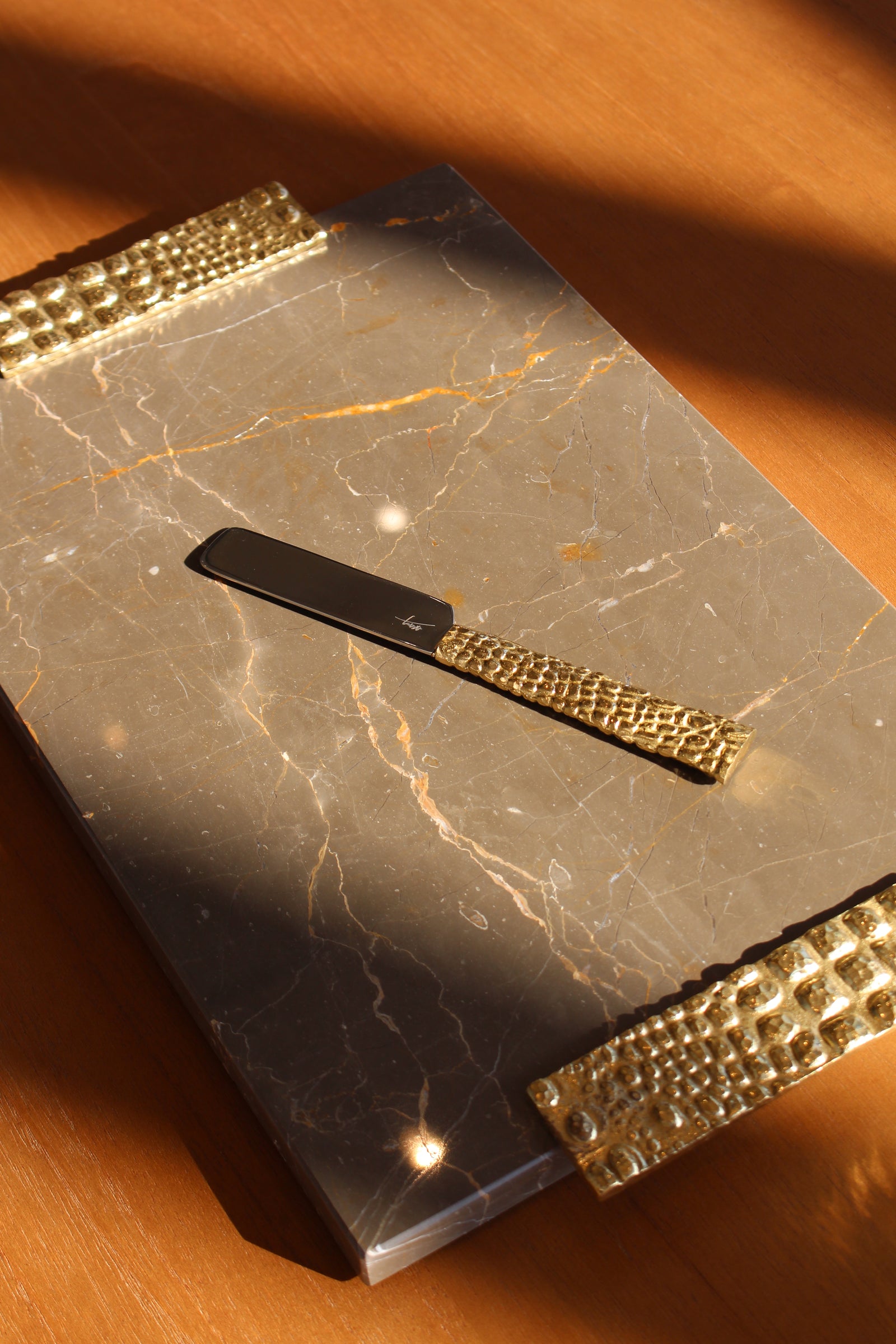 Safari Luxe Cheeseboard with Knife | Michael Aram Michael Aram