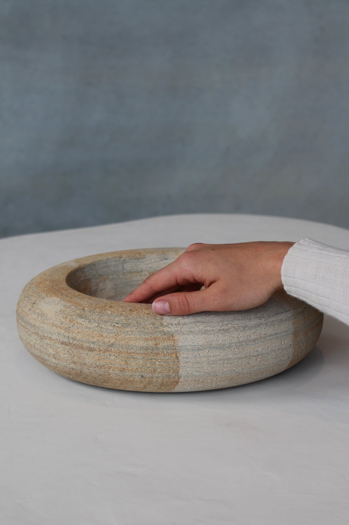 Lime stone round tray