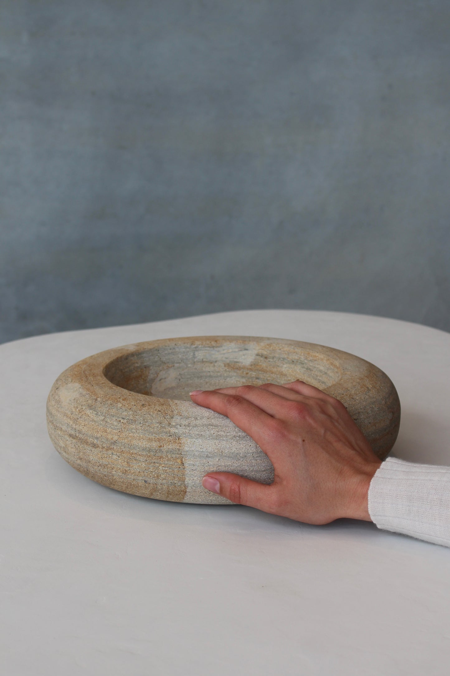 Lime stone round tray