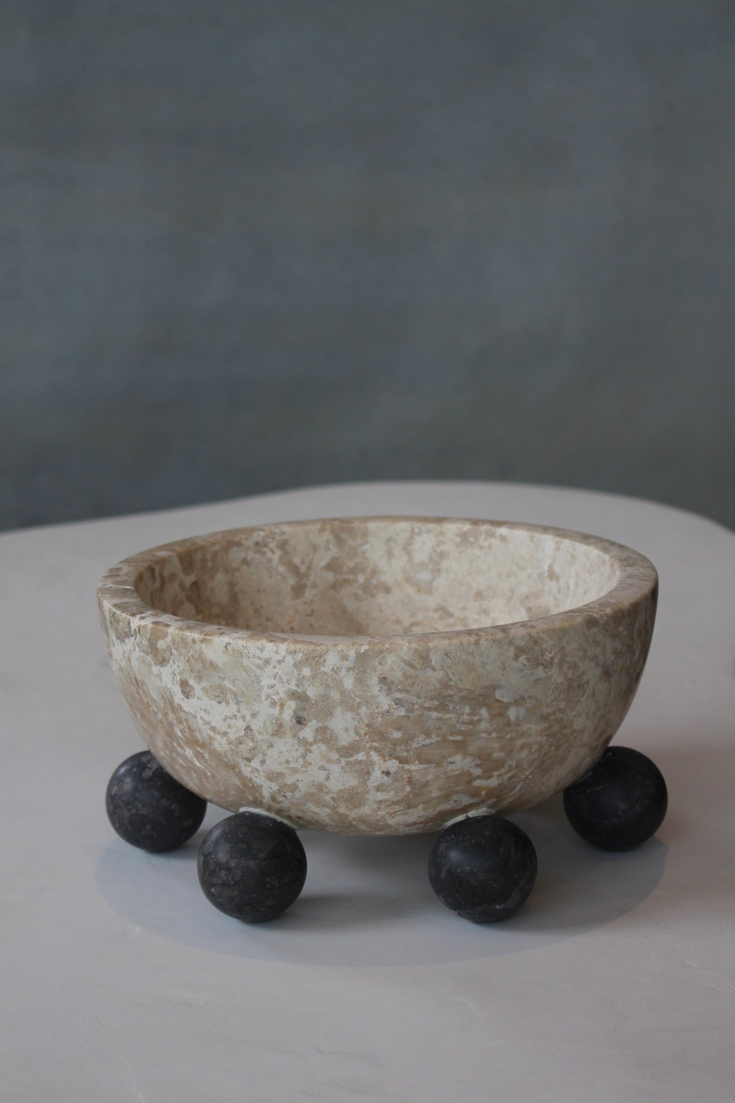 Ball leg pedestal bowl