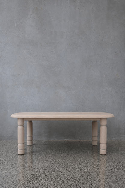 Issoua | Dining Table