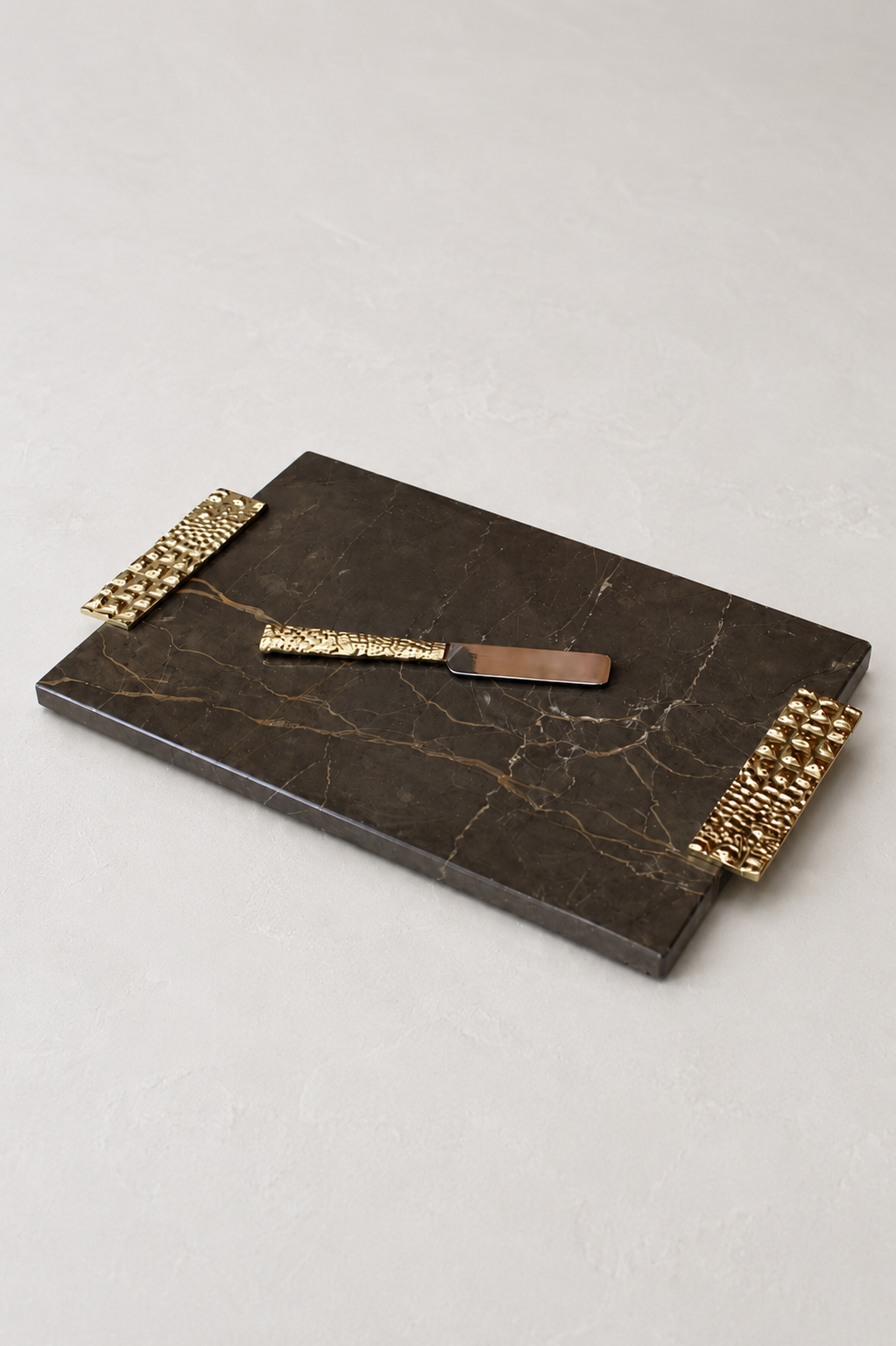 Safari Luxe Cheeseboard with Knife — Michael Aram | Amier Home