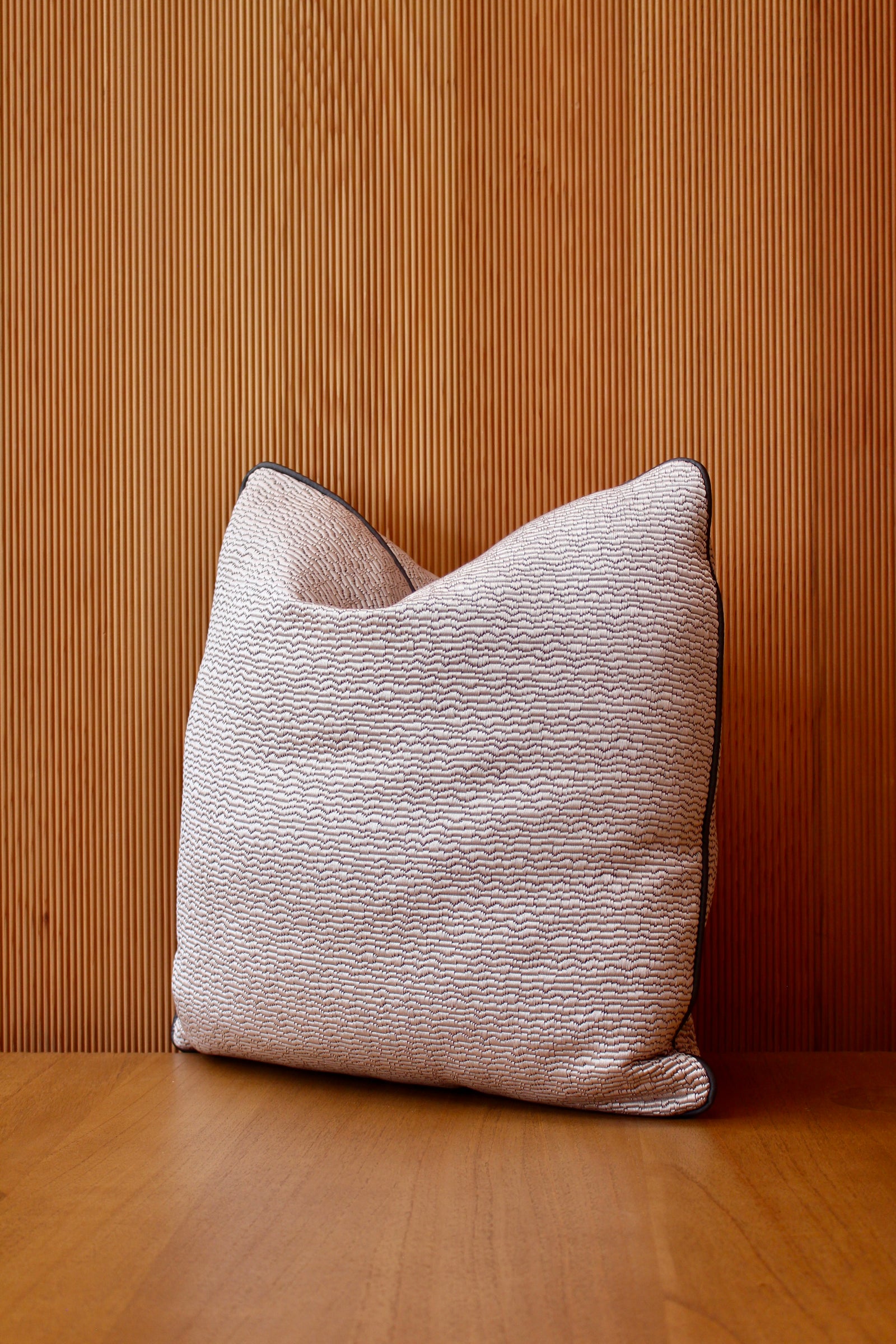 London | Cushion Collection Amier Home