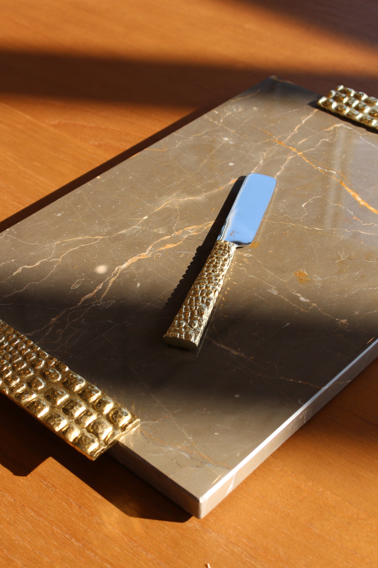Safari Luxe Cheeseboard with Knife | Michael Aram Michael Aram