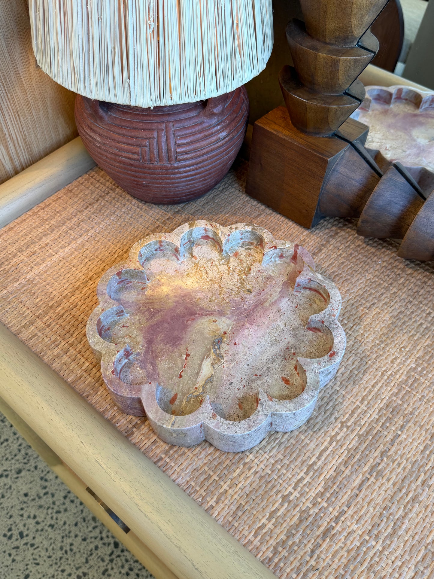 Round Tray | Red Marble
