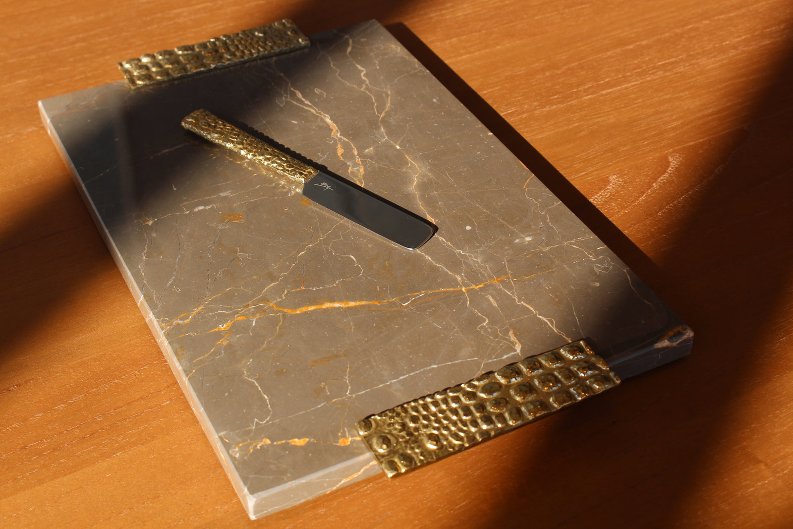 Safari Luxe Cheeseboard with Knife | Michael Aram Michael Aram
