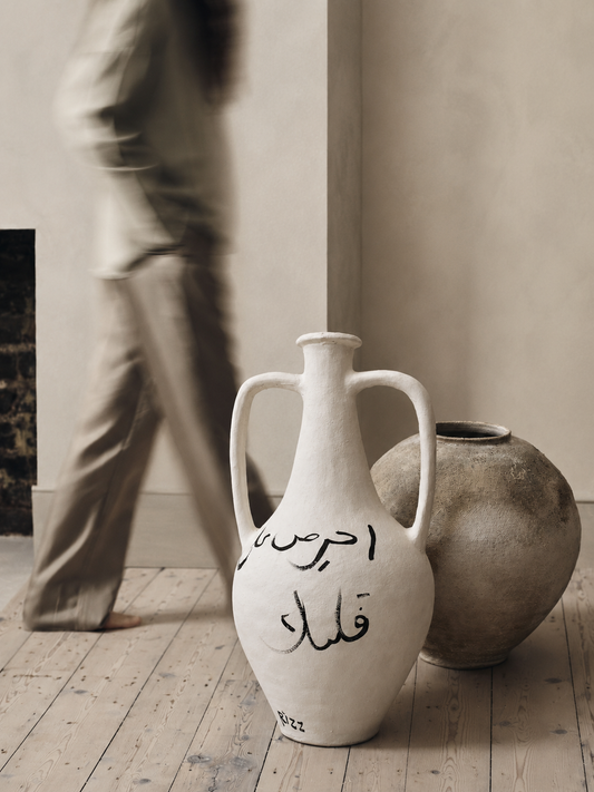 Writing Vase | By Rizz