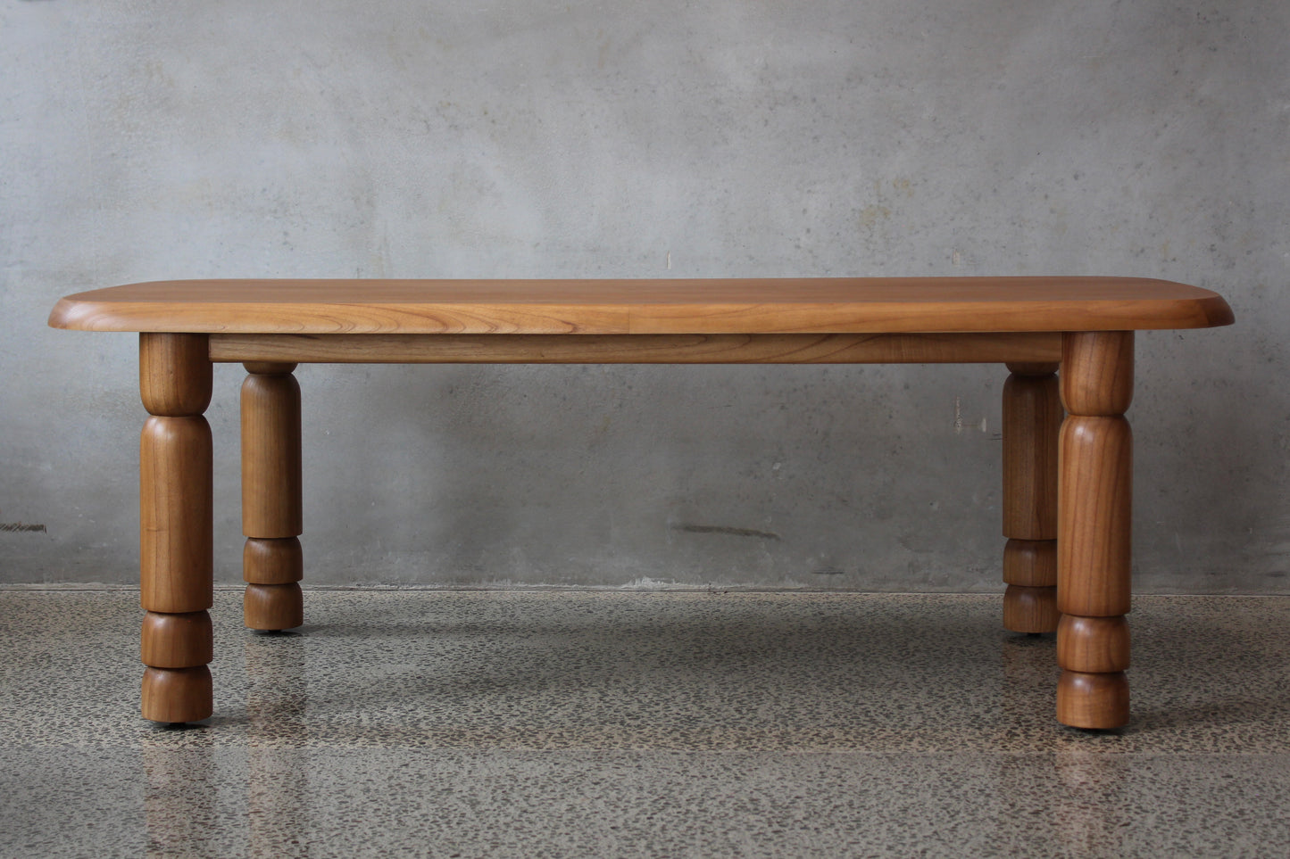 Issoua Dining Table