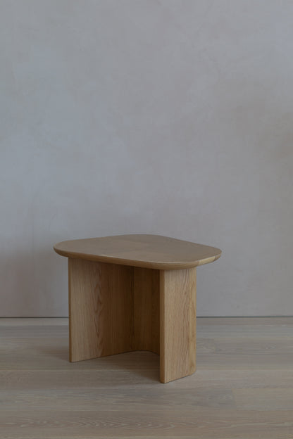 Omada | End Table Janish Home