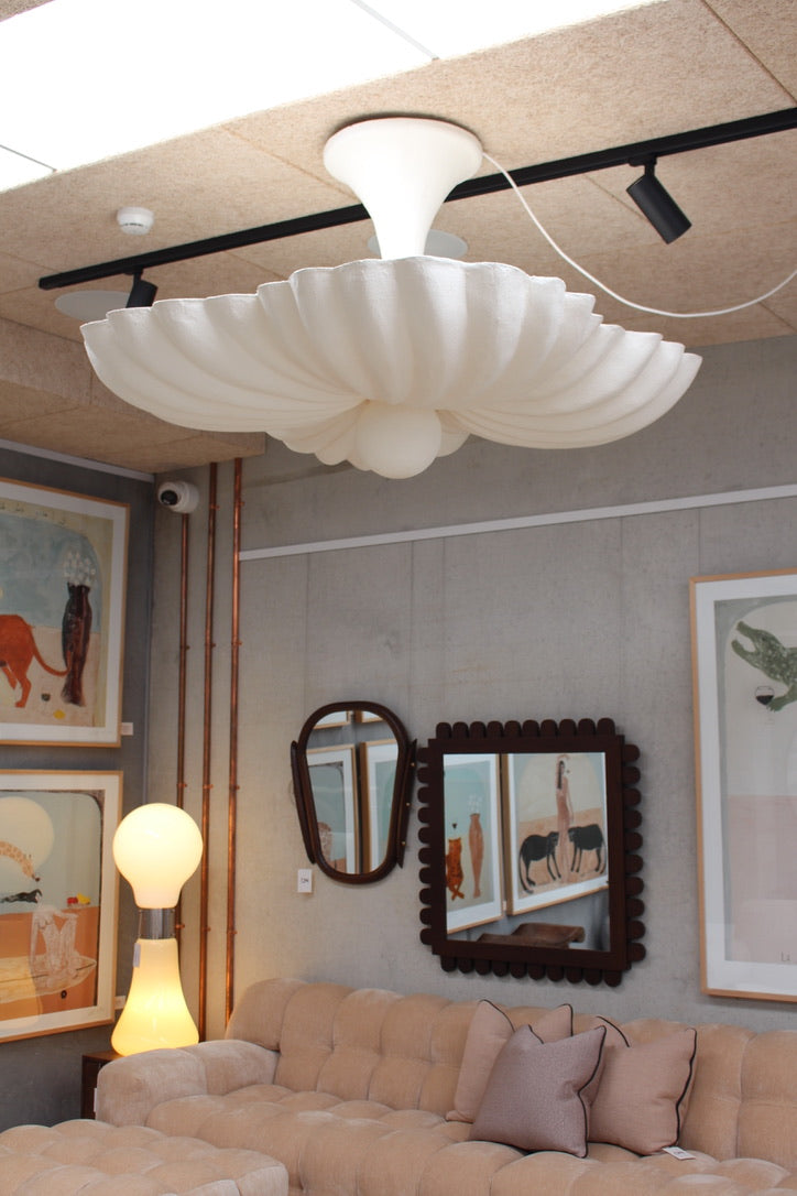 Moreau | Hanging Light The Medium