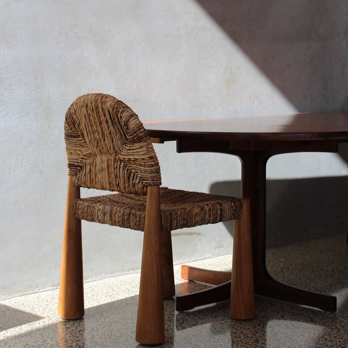 Danish Midcentury Modern Extending dining Table by Niels Moller
