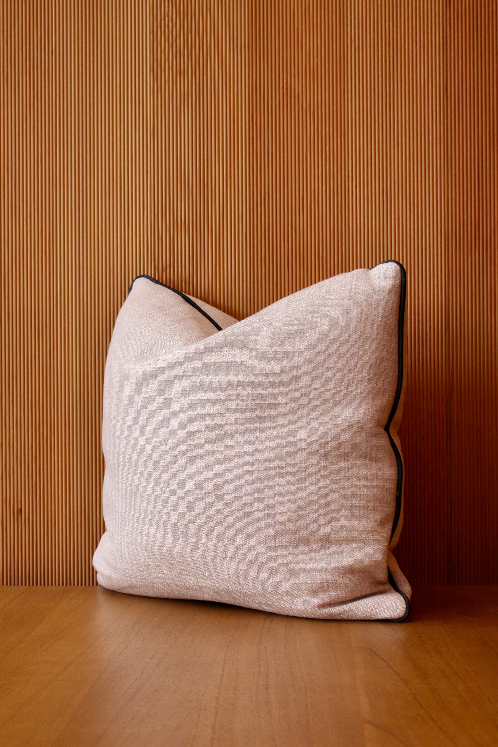 London | Cushion Collection Amier Home