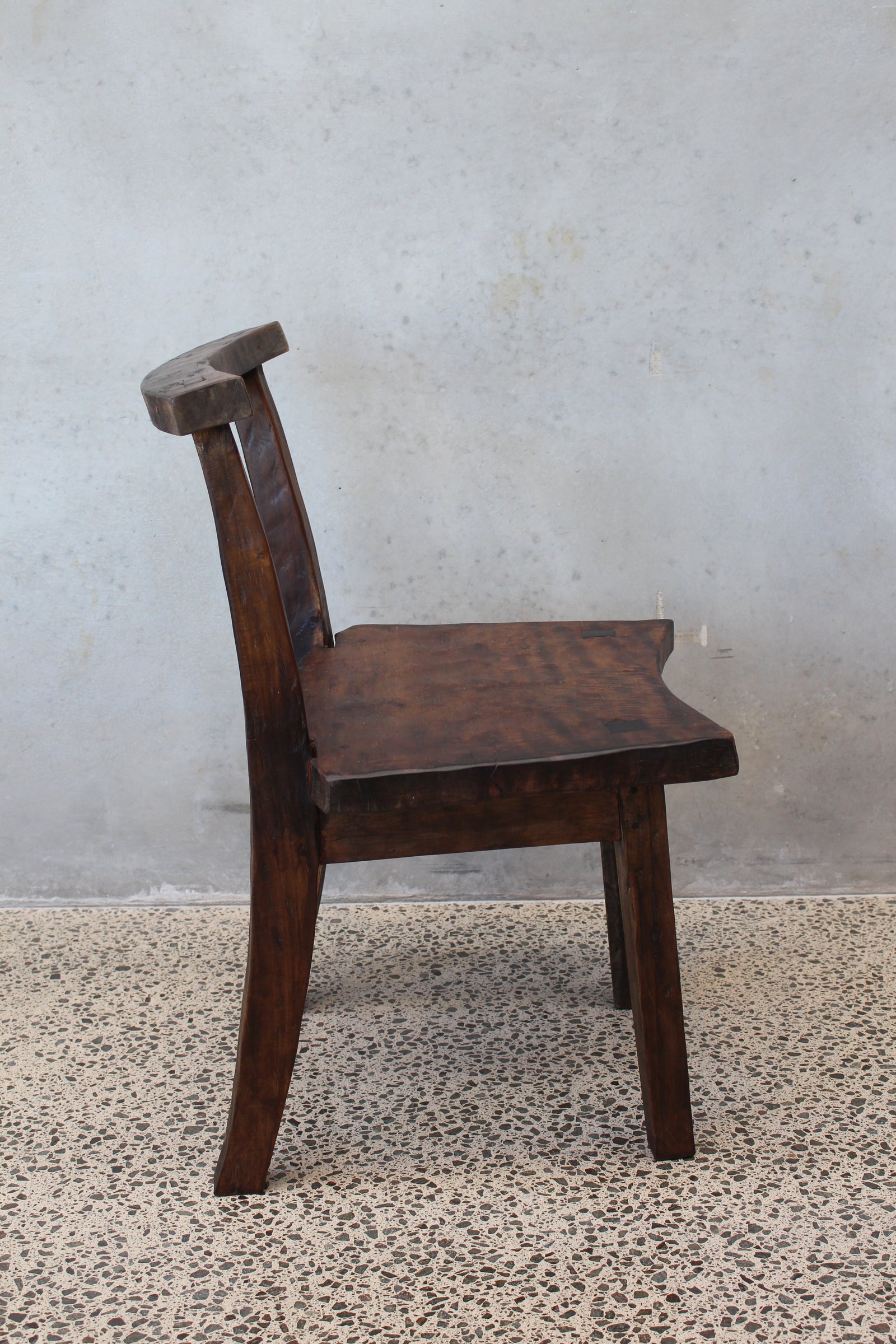 Primitif | Chair The Medium