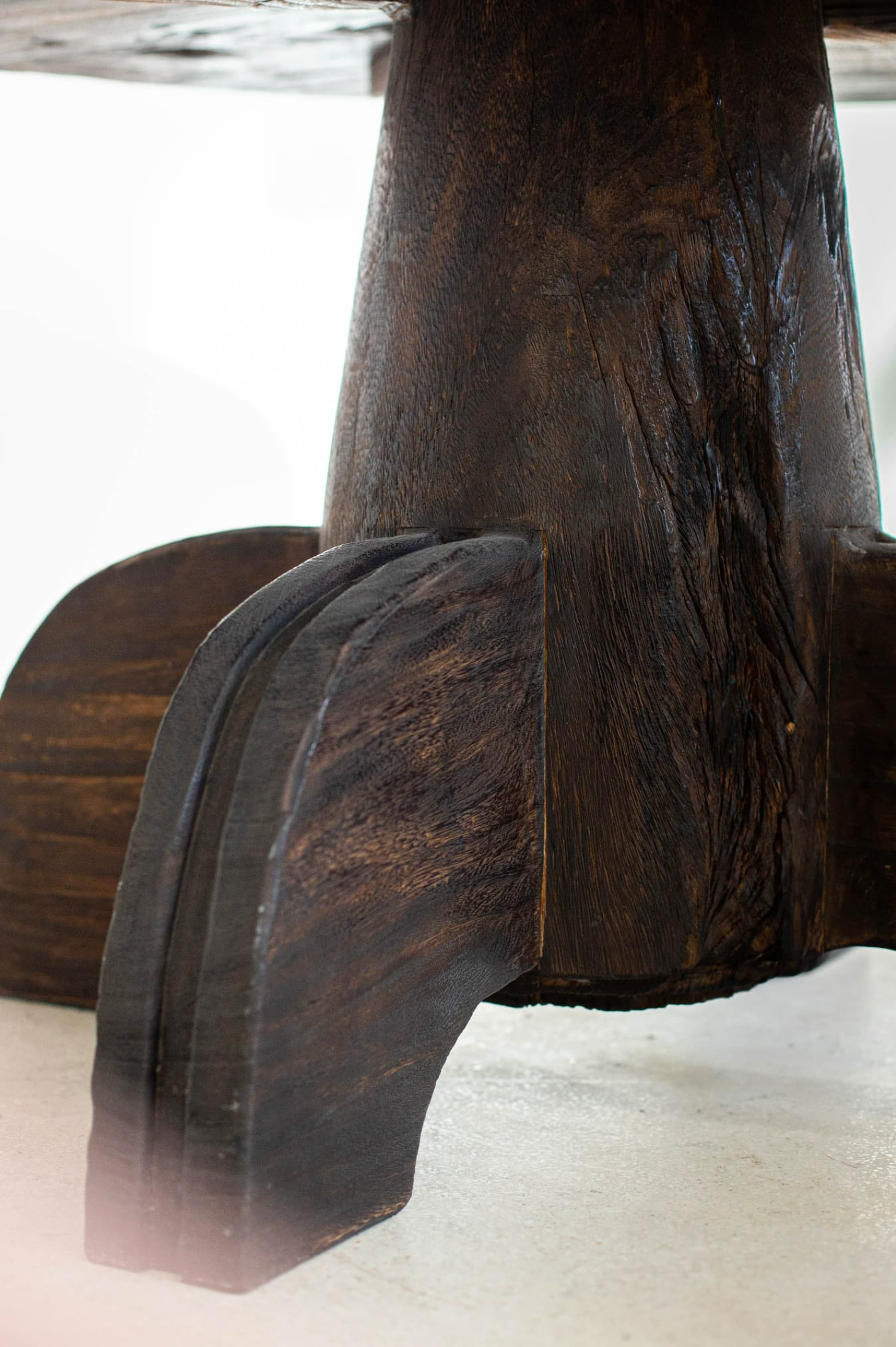 Capri Dining table