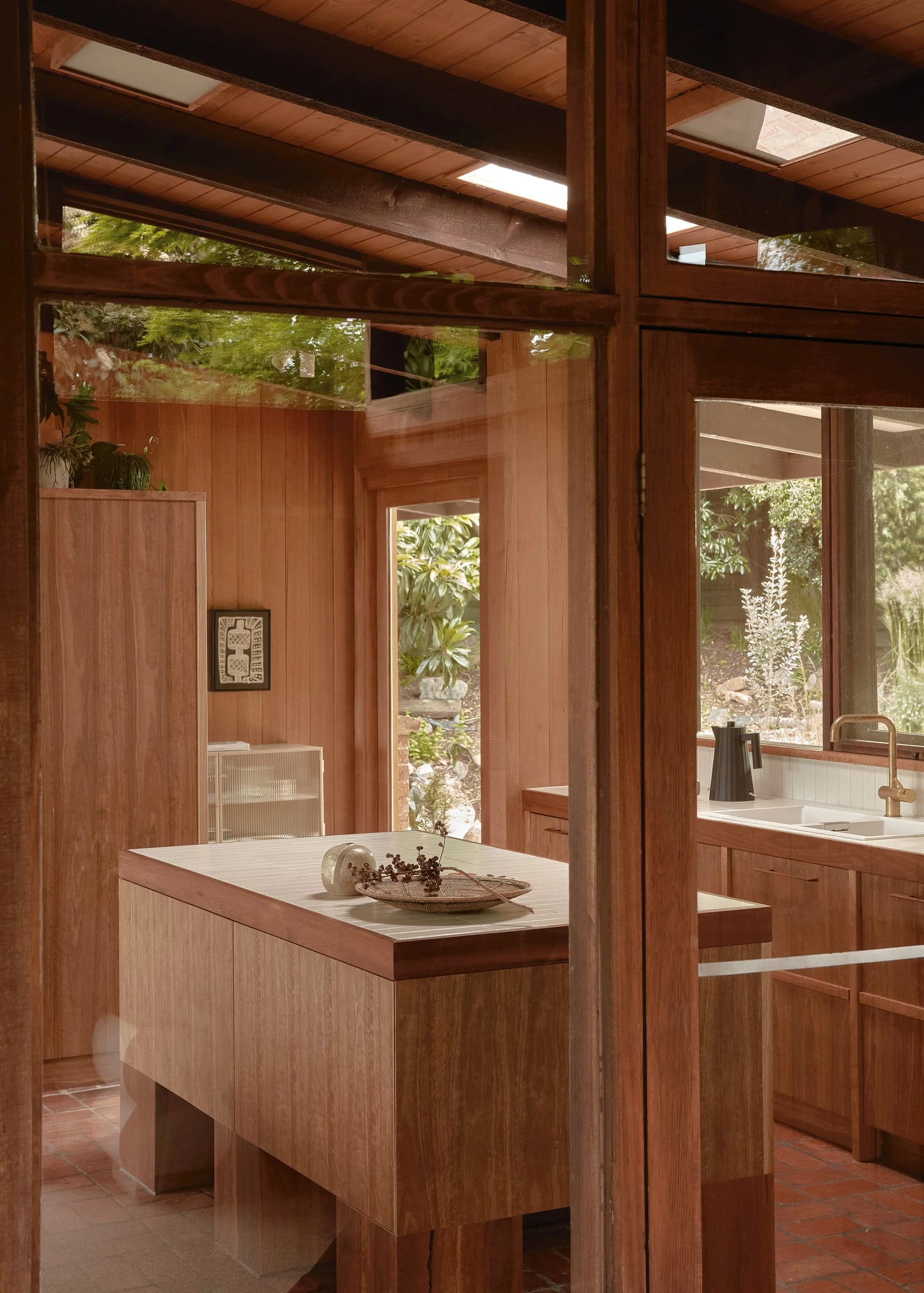 New Modernist House Book — By Patricia Callan — view 5 | Amier Home
