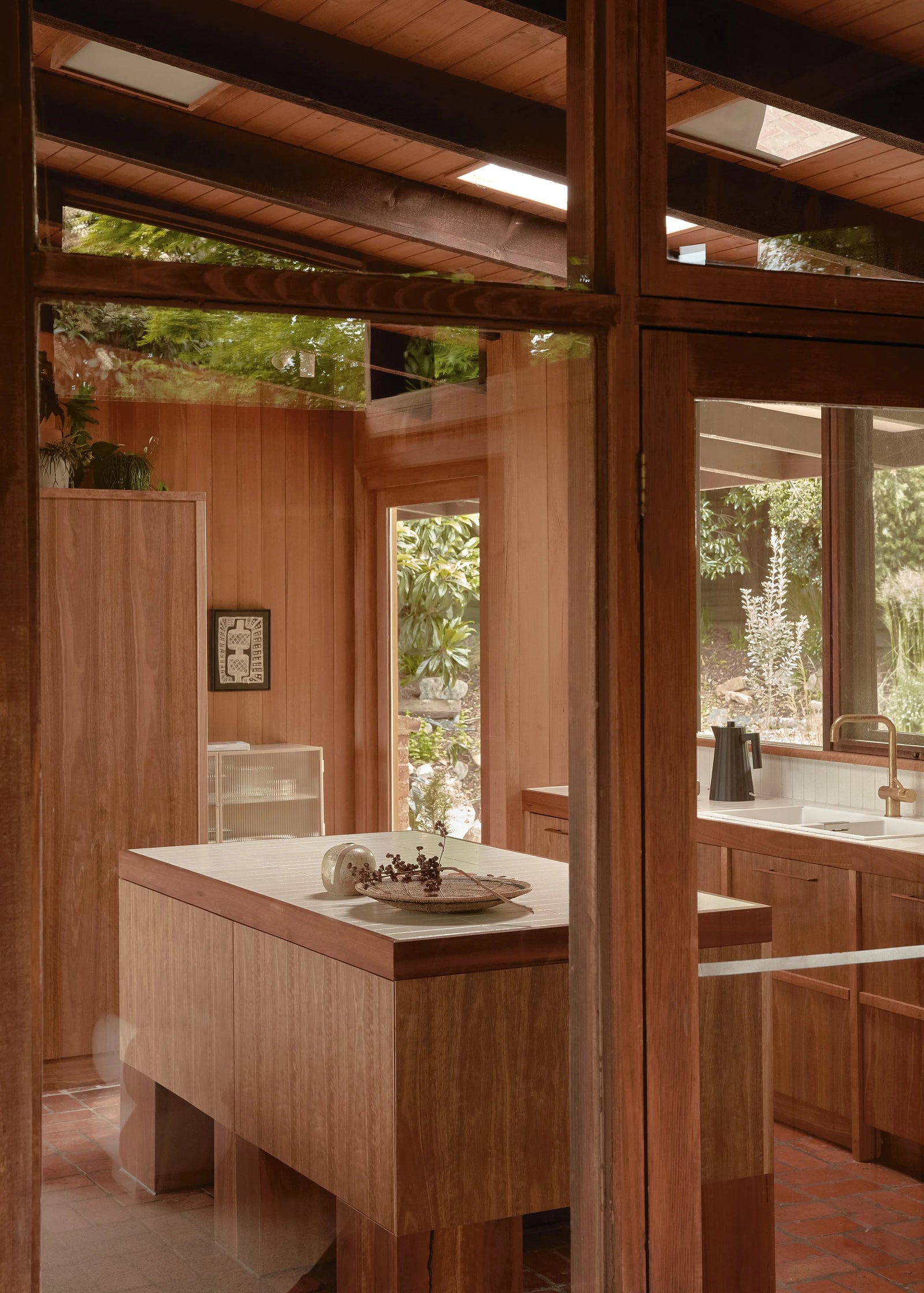 New Modernist House Book — By Patricia Callan — view 5 | Amier Home