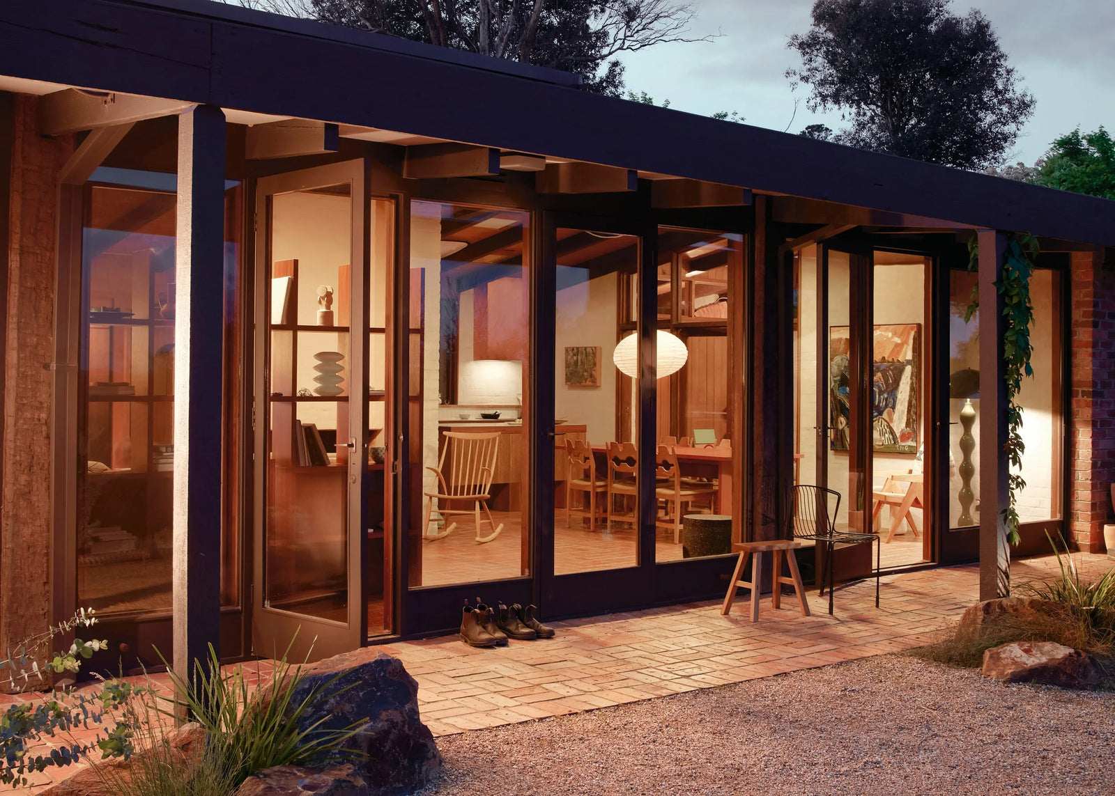 New Modernist House Book — By Patricia Callan — view 4 | Amier Home