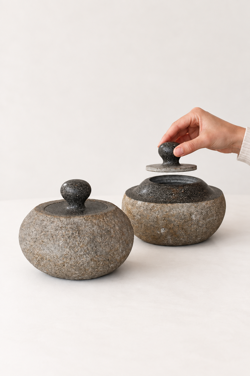 Container | River Stone