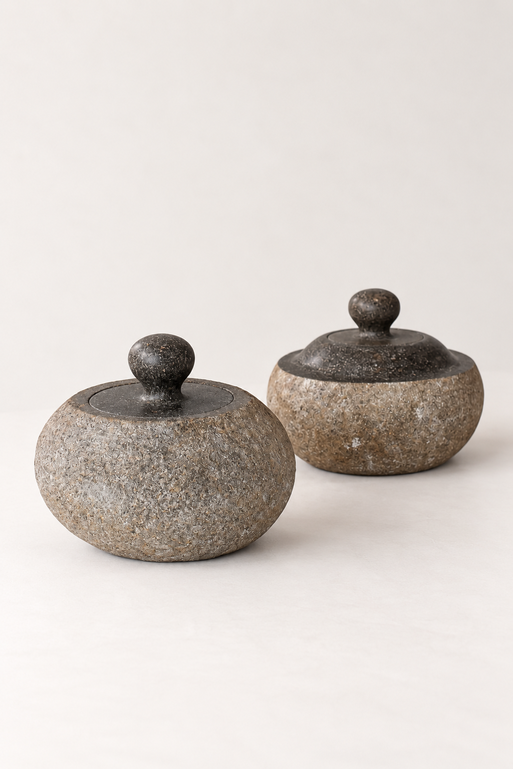 Container | River Stone