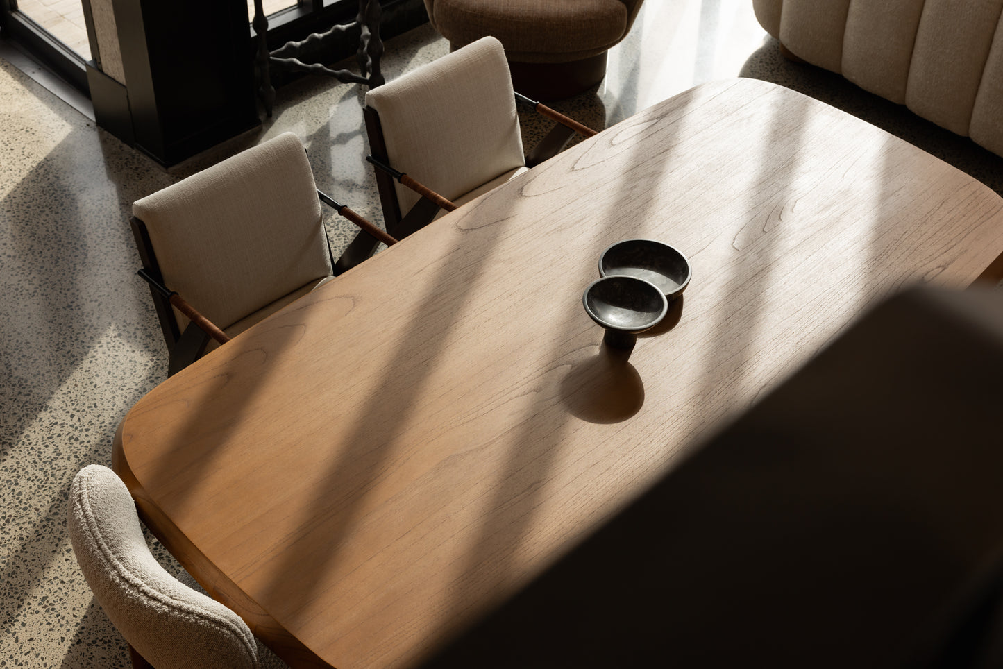 Issoua — Dining Table by Maison Sauvage — view 9 | Amier Home