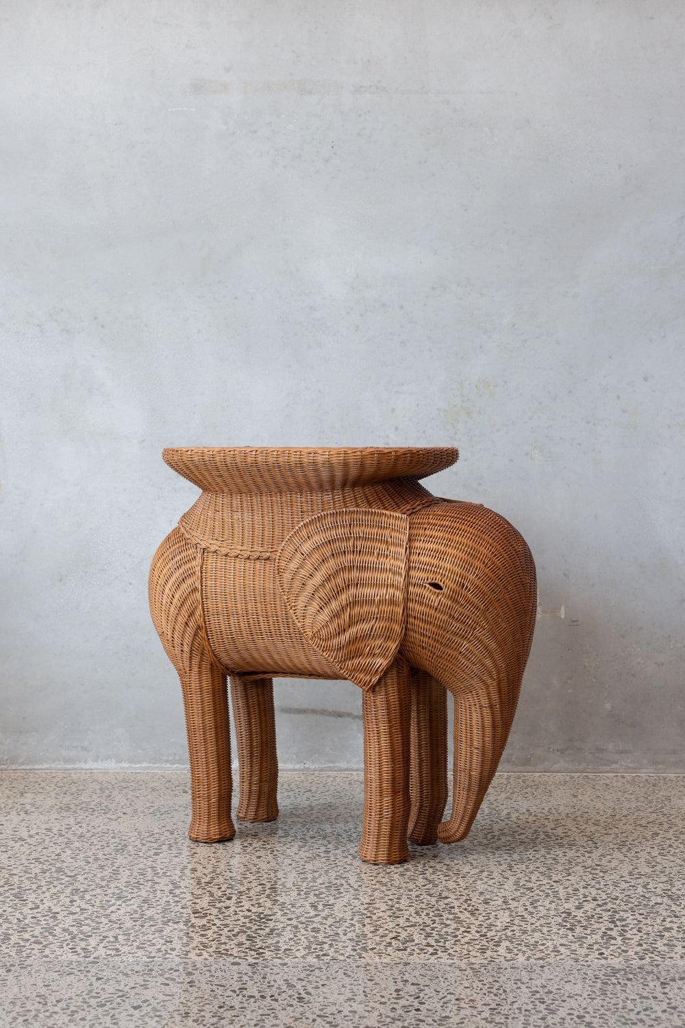Ghana Elephant | Table Diobeni