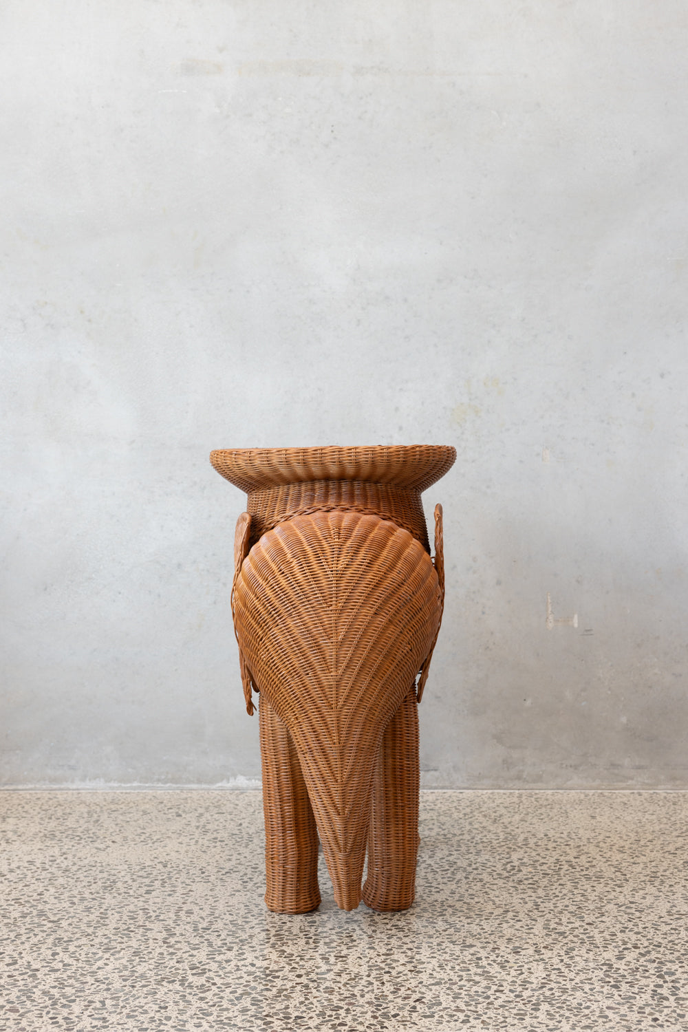 Ghana Elephant | Table Diobeni
