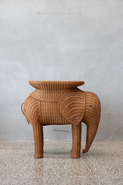 Ghana Elephant | Table Diobeni