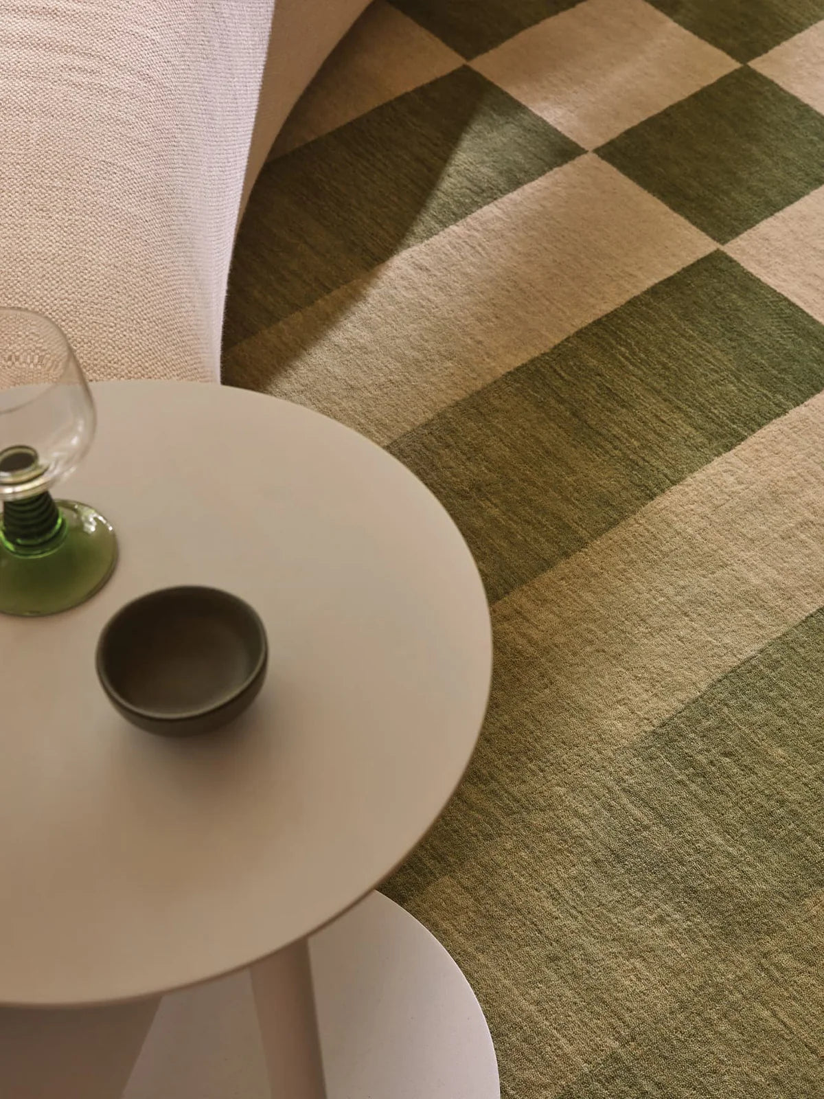 Astor Rug gren and beige 100% wool