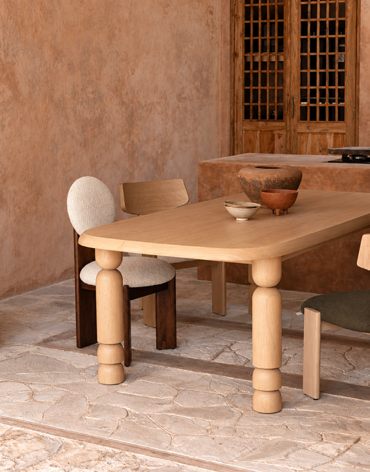 Issoua | Dining Table