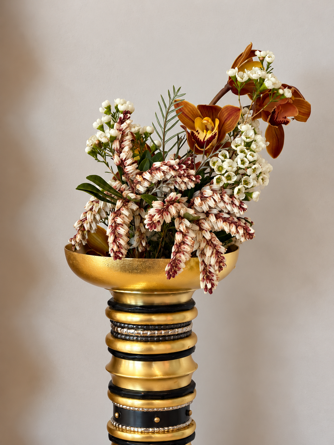 Naga Medium Vase | Michael Aram