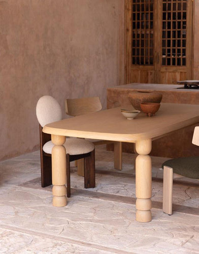 Issoua Dining Table